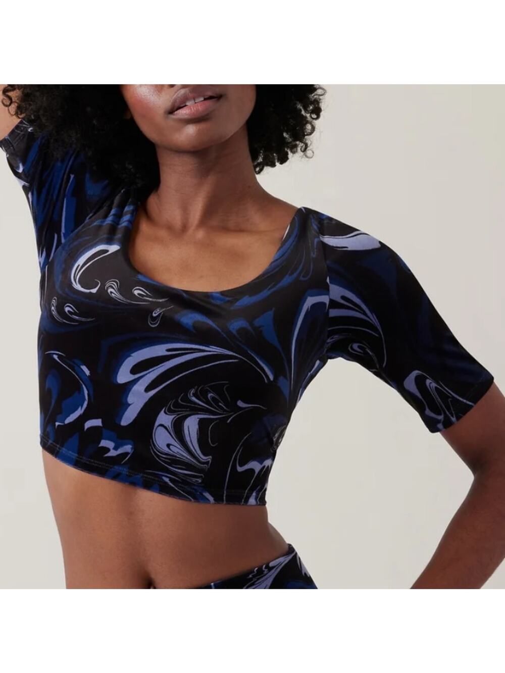 NWT Athleta Exhilrarate Velvet crop in Agate Paisley Black, XL
